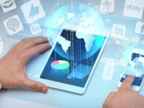 10 raisons pour lesquelles une stratégie de marketing digital est essentielle en 2024, notamment pour atteindre un public cible plus large, renforcer la présence en ligne, augmenter la visibilité, améliorer l’engagement, et maximiser le retour sur investissement (ROI).