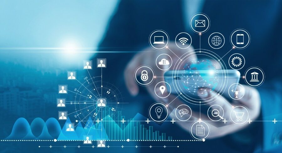 le consommateur connecté est au cœur du monde numérique, en raison de sa capacité à interagir en temps réel, de son rôle dans l'évolution des comportements d'achat et de sa demande croissante d'expériences personnalisées.