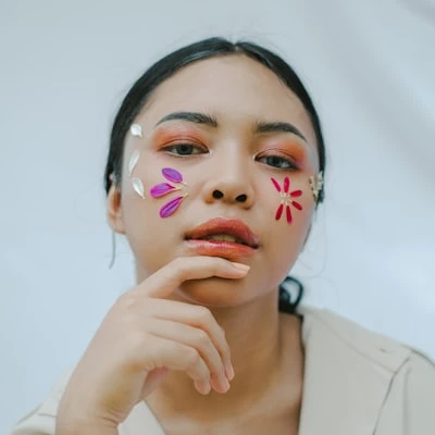 Solutions et plateformes de chatbots IA Chez AI 2MAG, nous vous proposons une gamme complète de solutions de chatbots IA pour répondre à tous vos besoins. Que vous cherchiez à améliorer votre service client, à booster votre marketing digital, à optimiser vos ventes ou à offrir un support technique de qualité, nos chatbots sur mesure sont là pour vous aider.